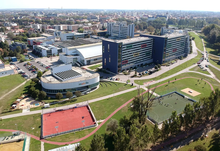 More than five thousand people applied for Széchenyi University's high-quality courses