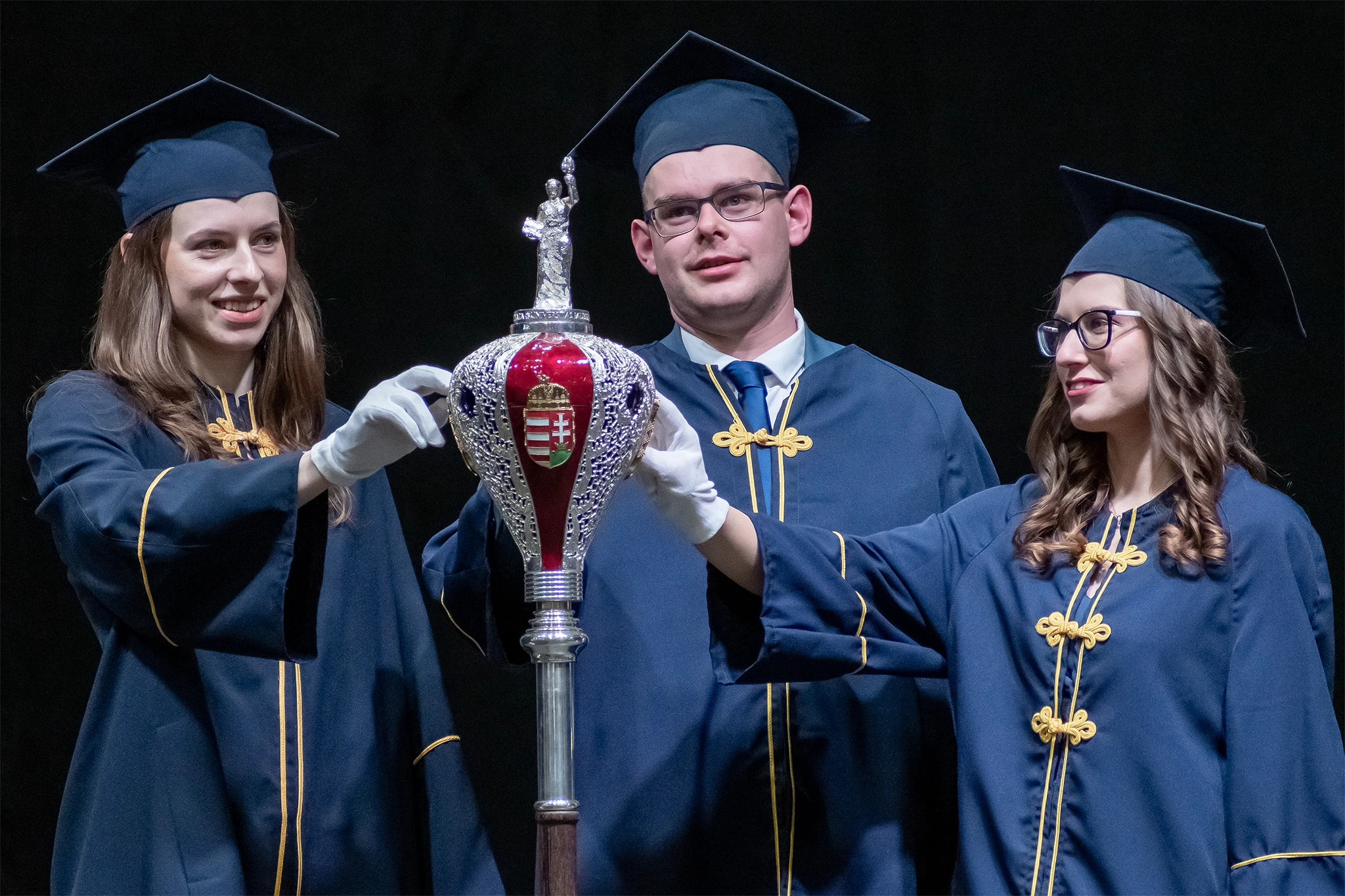 Nearly 600 people received their valuable degrees in one day at Széchenyi István University