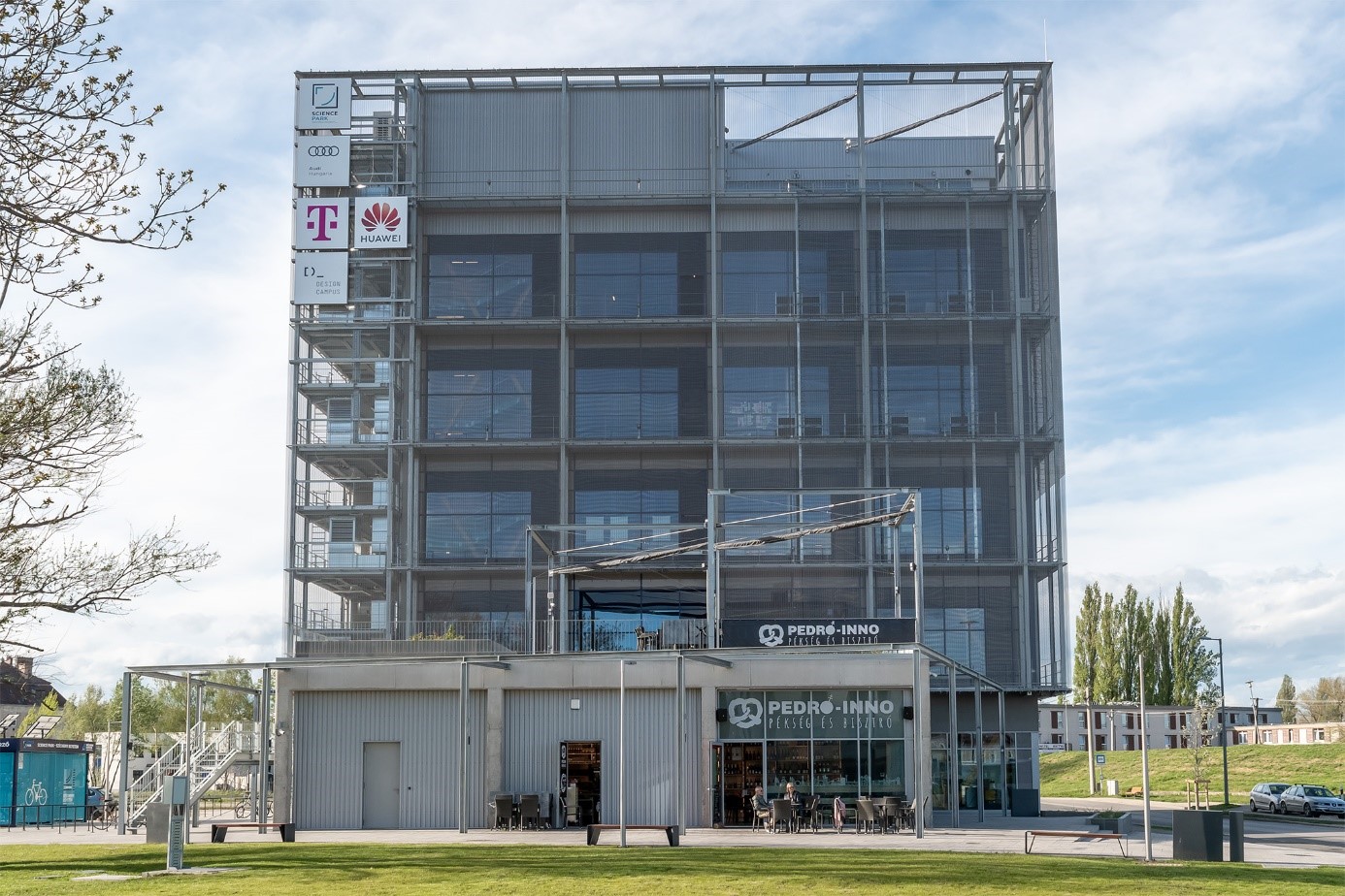 Pedró-Inno Bakery and Bistro is located in the Győr Innovation Park of Széchenyi István University