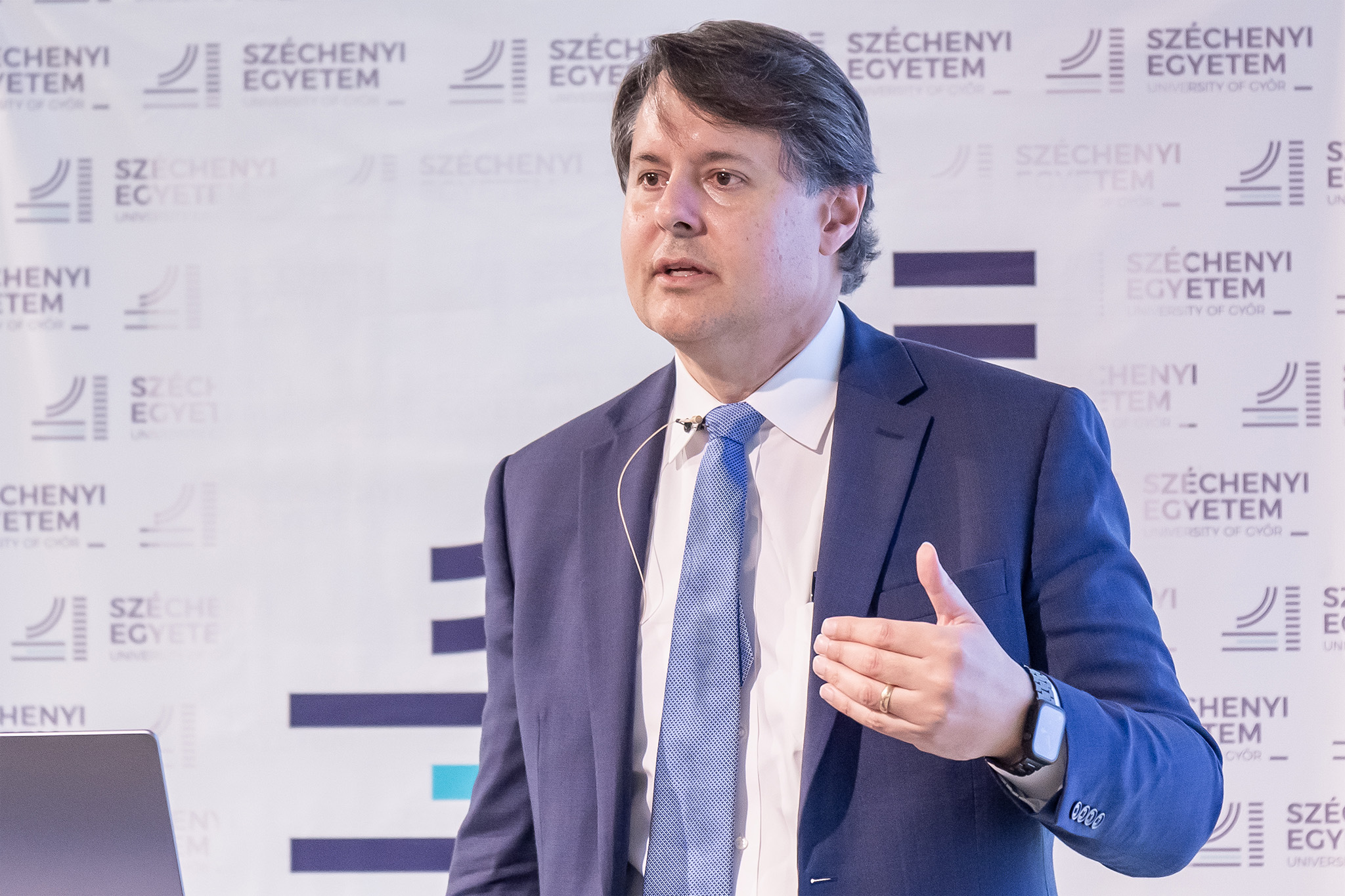 Dr Glenn Tiffert spoke approvingly of the activities of Sz&eacute;chenyi Istv&aacute;n University