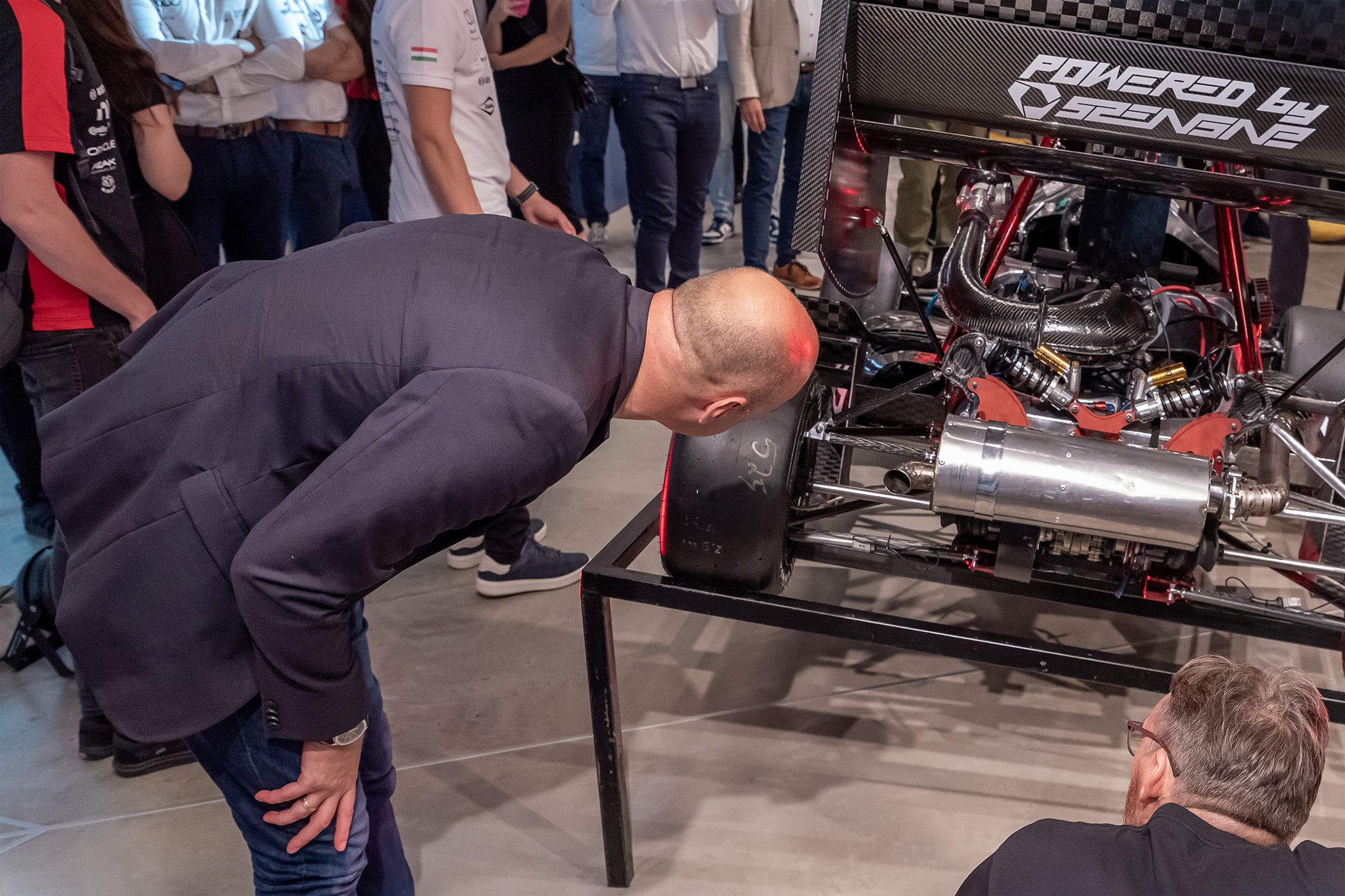 After the presentation, everyone was able to see the team's car 