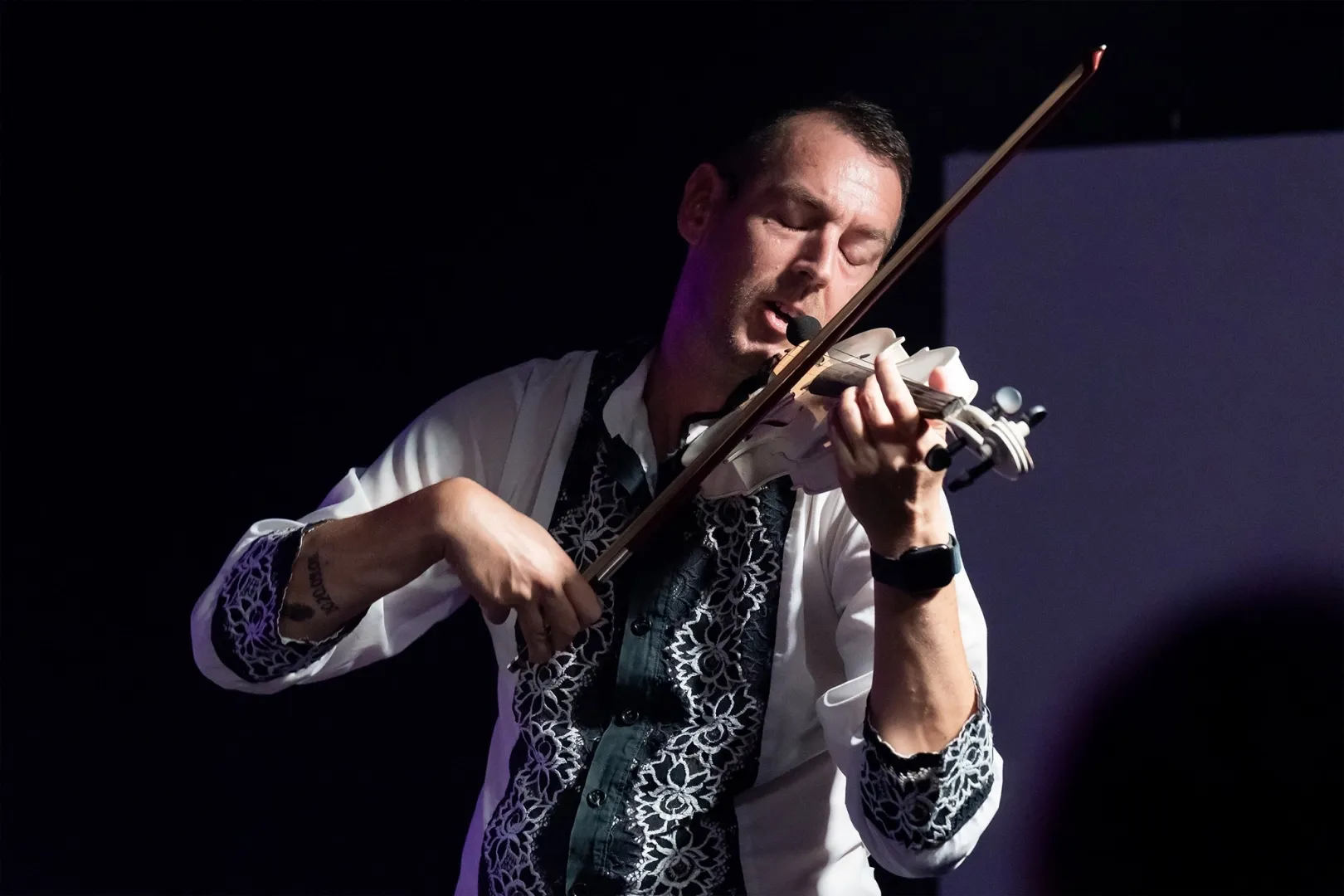 On the first day of Freshers’ Week, Matyi and the Fiddler, UFO, Varning and Yamina provided the entertainment at the Bridge Student and Teacher Club. 