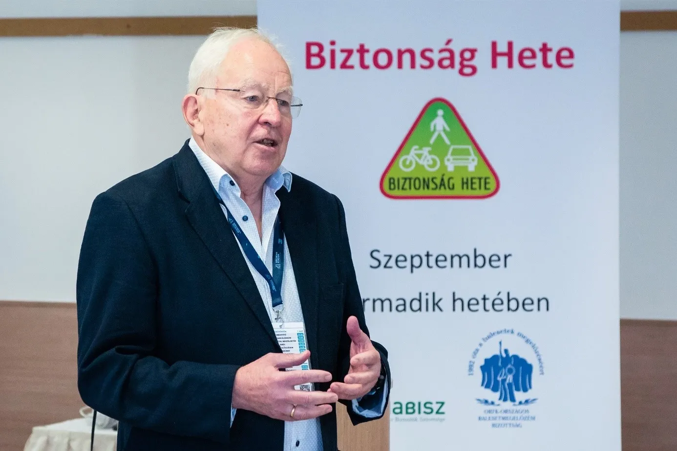 Dr Csaba Koren, Professor Emeritus of the Faculty of Architecture, Civil Engineering and Transport Sciences, emphasized the need for cooperation across different scientific fields. (Photo: Csaba József Májer)