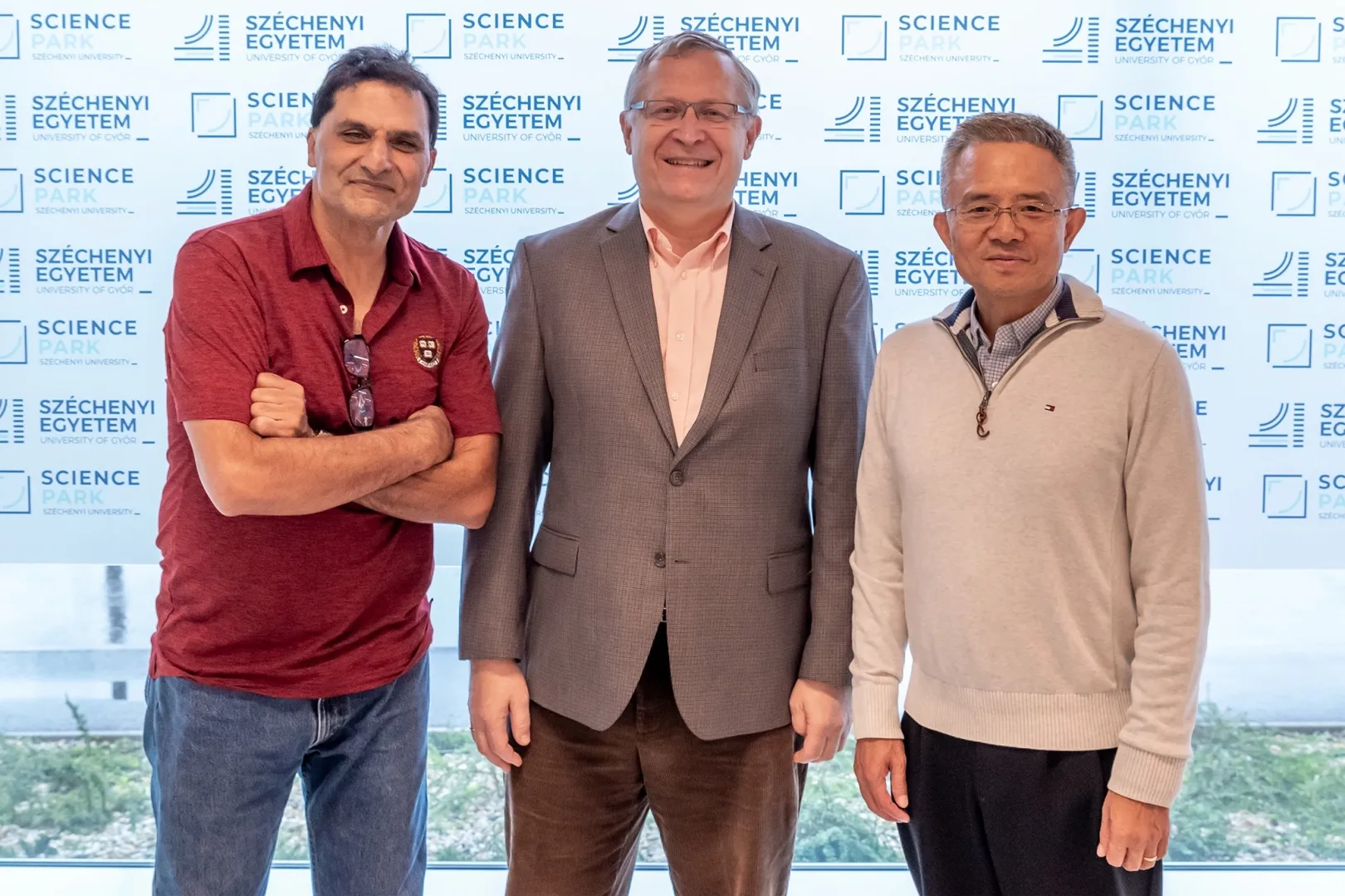 Dr. Rahul Razdan, Dr. Károly Jókay and Dr. Zhiwei Zhu at the Innovation Park of Széchenyi István University in Győr (Photo: András Adorján)