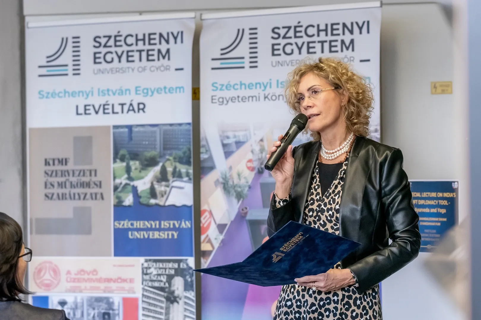 Dr. Eszter Lukács, Vice-President for International Affairs and Strategic Relations of Széchenyi István University welcomed the speaker (Photo: András Adorján)