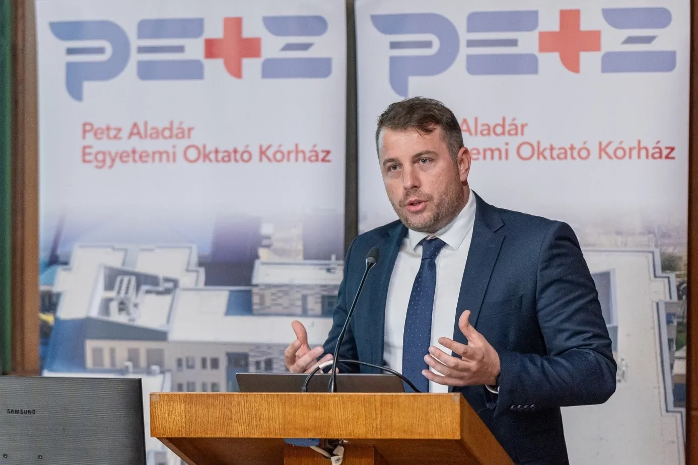 Dr J&oacute;zsef Toll&aacute;r, Head of the Neurorehabilitation Unit and the Outpatient Services at the Musculoskeletal Rehabilitation Department at Kaposv&aacute;r Hospital (Photo: Andr&aacute;s Adorj&aacute;n)