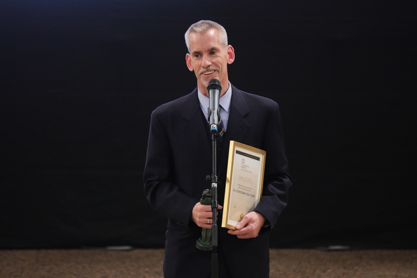 Dr Zsolt Szepesváry, Vice-Dean of Faculty of Health and Sports Sciences of SZE receives Príma Award