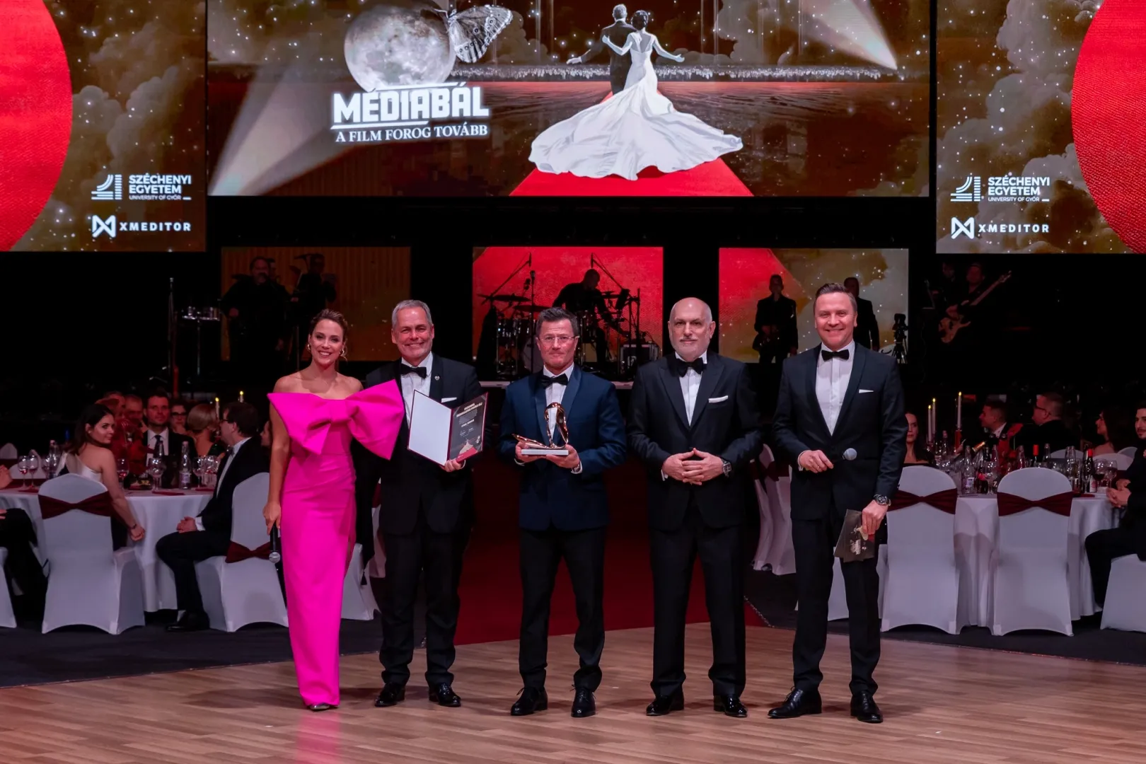 András Stohl, actor and television and radio host, proudly said he was very pleased to receive the awarded prize. (Photo: András Adorján)