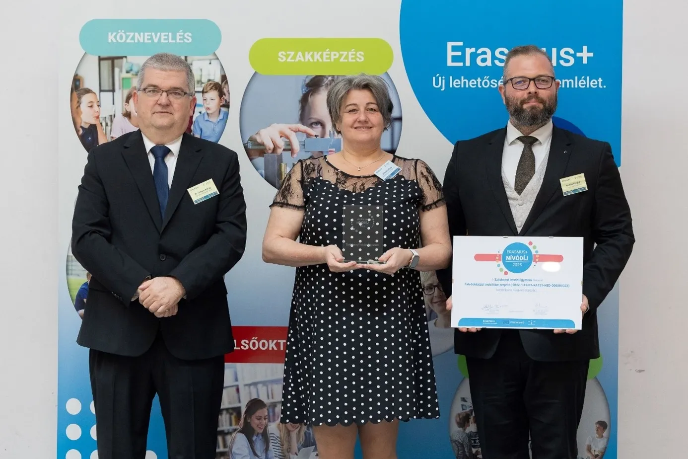 The Erasmus+ Award for Excellence for Széchenyi István University’s Centre for International Programmes and Alumni was received by Márta Mészáros, Head of the Mobility and Scholarship Unit, from Dr Károly Czibere, President of the Board of Trustees of the Tempus Public Foundation, and Richárd Bodrogi, Director-General of the Foundation. (Photo: Tempus Public Foundation)