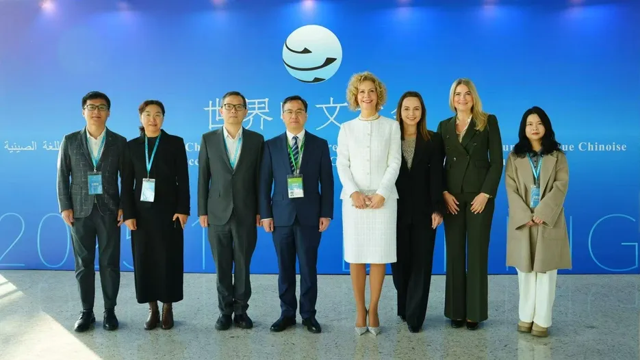 塞切尼·伊什特万大学和浙江嘉兴大学的代表在北京会面