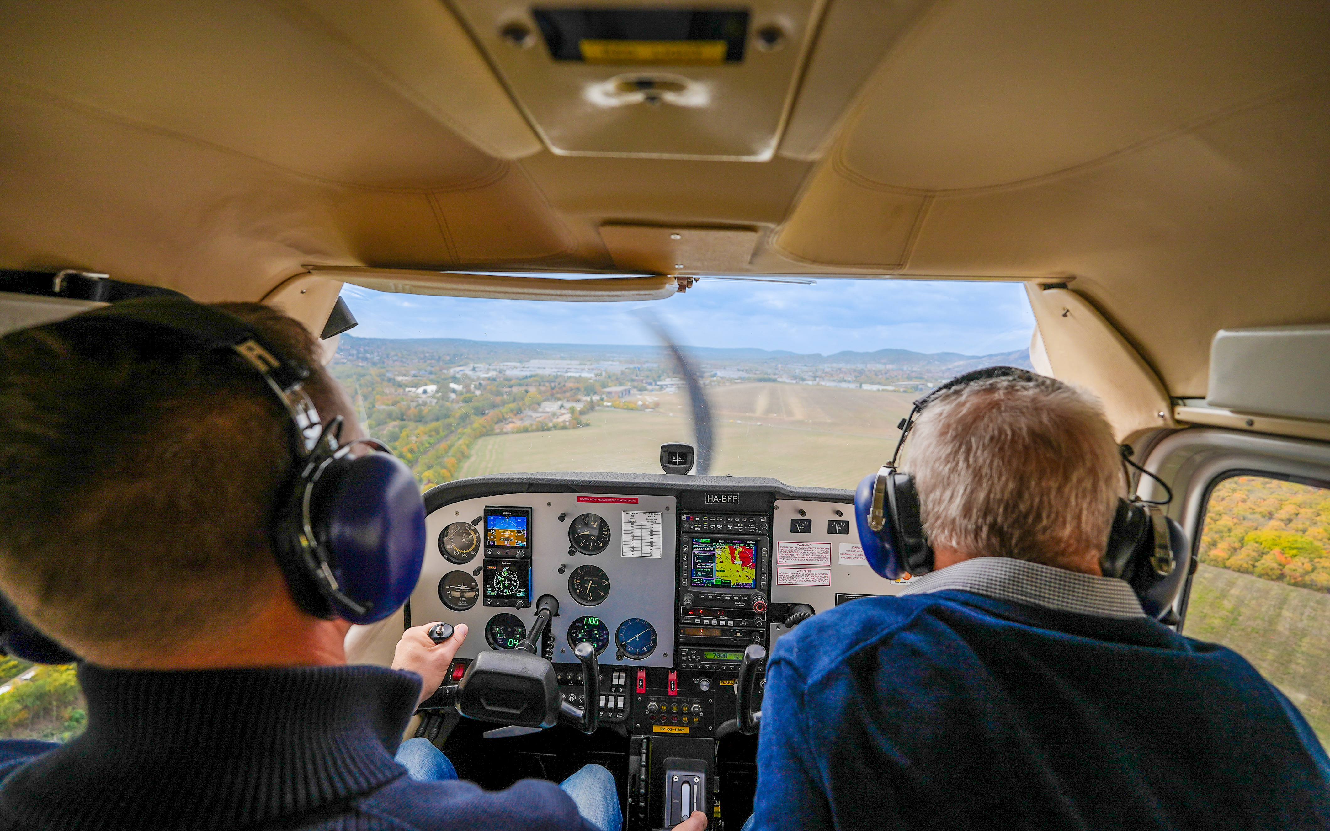 During the pilot training at Széchenyi István University, students log several hundred flight hours with the support of experienced instructors