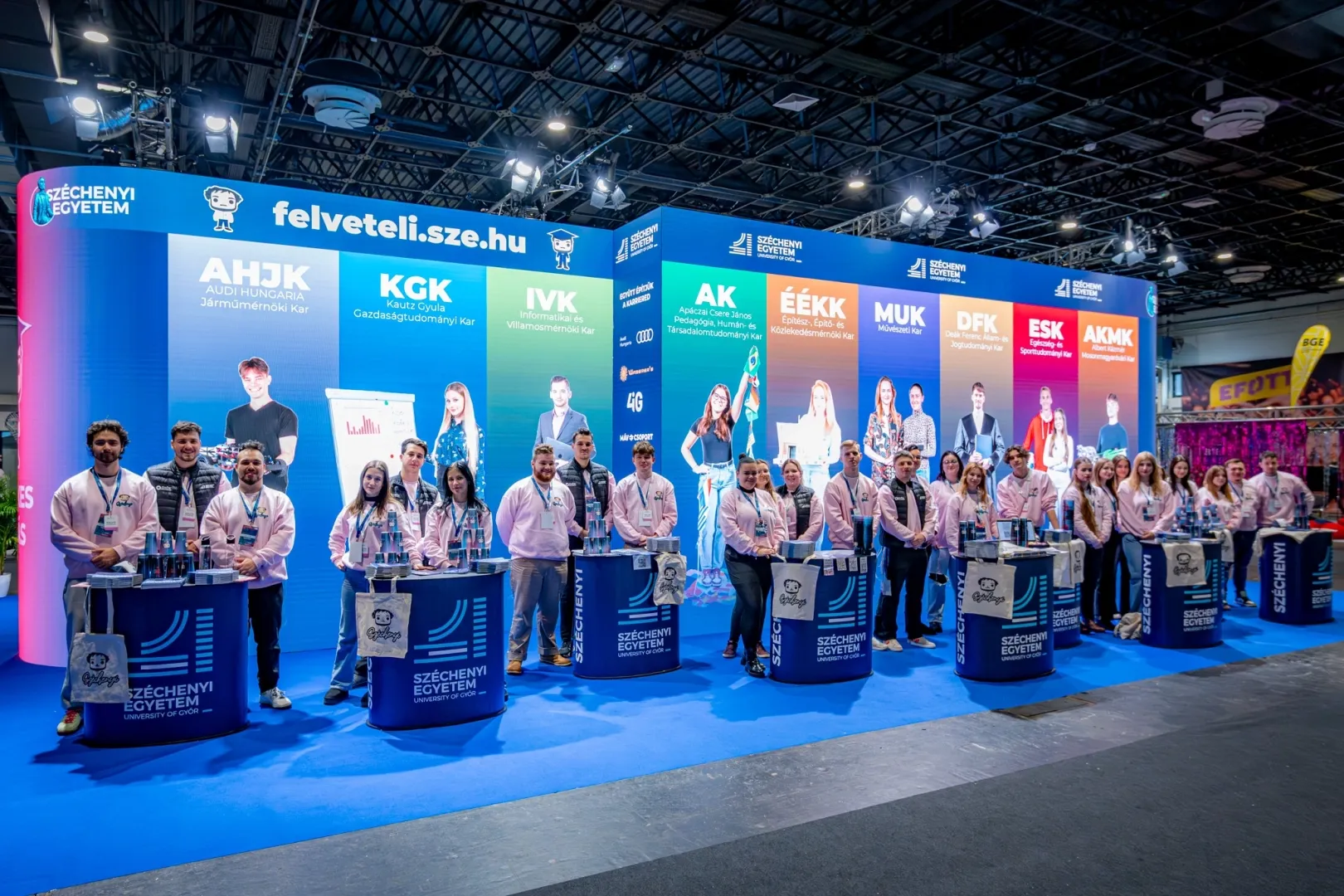 At Széchenyi István University’s stand, all nine faculties presented their educational offerings with the involvement of the University Student Union (Photo: András Adorján)