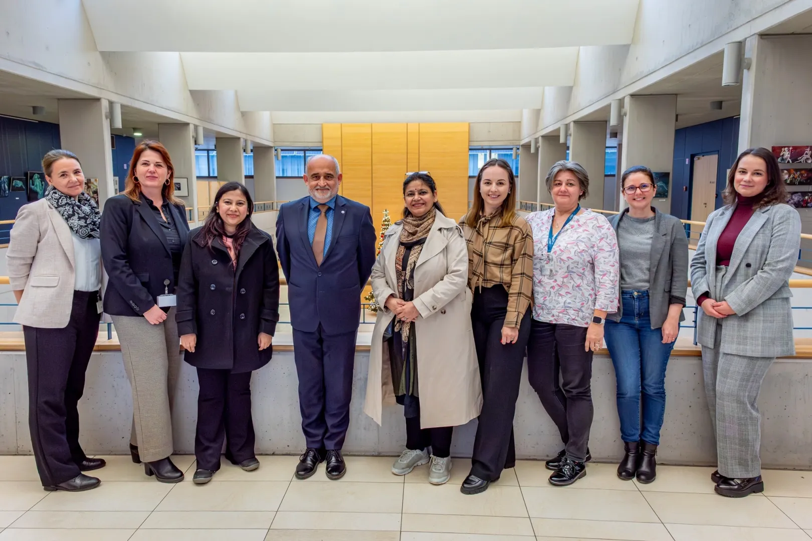 Participants in the meeting held on the Győr campus included: Dr Judit Koltai, Vice Dean for International and Accreditation Affairs at the Kautz Gyula Faculty of Business and Economics; Dr Adrienn Dernóczi-Polyák, Vice Dean for Academic and Educational Affairs; Dr Jimnee Deka, staff member of Amity University’s management sciences division; Dr Sándor Remsei, Dean of the Kautz Faculty; Professor Dr Meghna Sharma, Head of Strategic Collaborations at Amity University and Director for International Partnerships and Programmes at its School of International Business; Réka Orosz-Barczi, International Director of Széchenyi István University; Márta Mészáros, Head of the Centre for Mobility and Scholarships in the International Directorate; Dr Eszter Szabó-Szentgróti, Associate Professor at the Kautz Faculty and Marcella Telek, Head of the Centre for International Communications and Alumni in the International Directorate. (Photo: András Adorján)