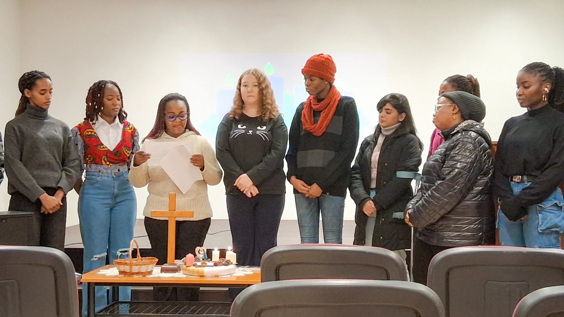 Christian international students of Széchenyi István University form a close-knit community. In the photo, the students ceremonially light the second candle of the Advent wreath.