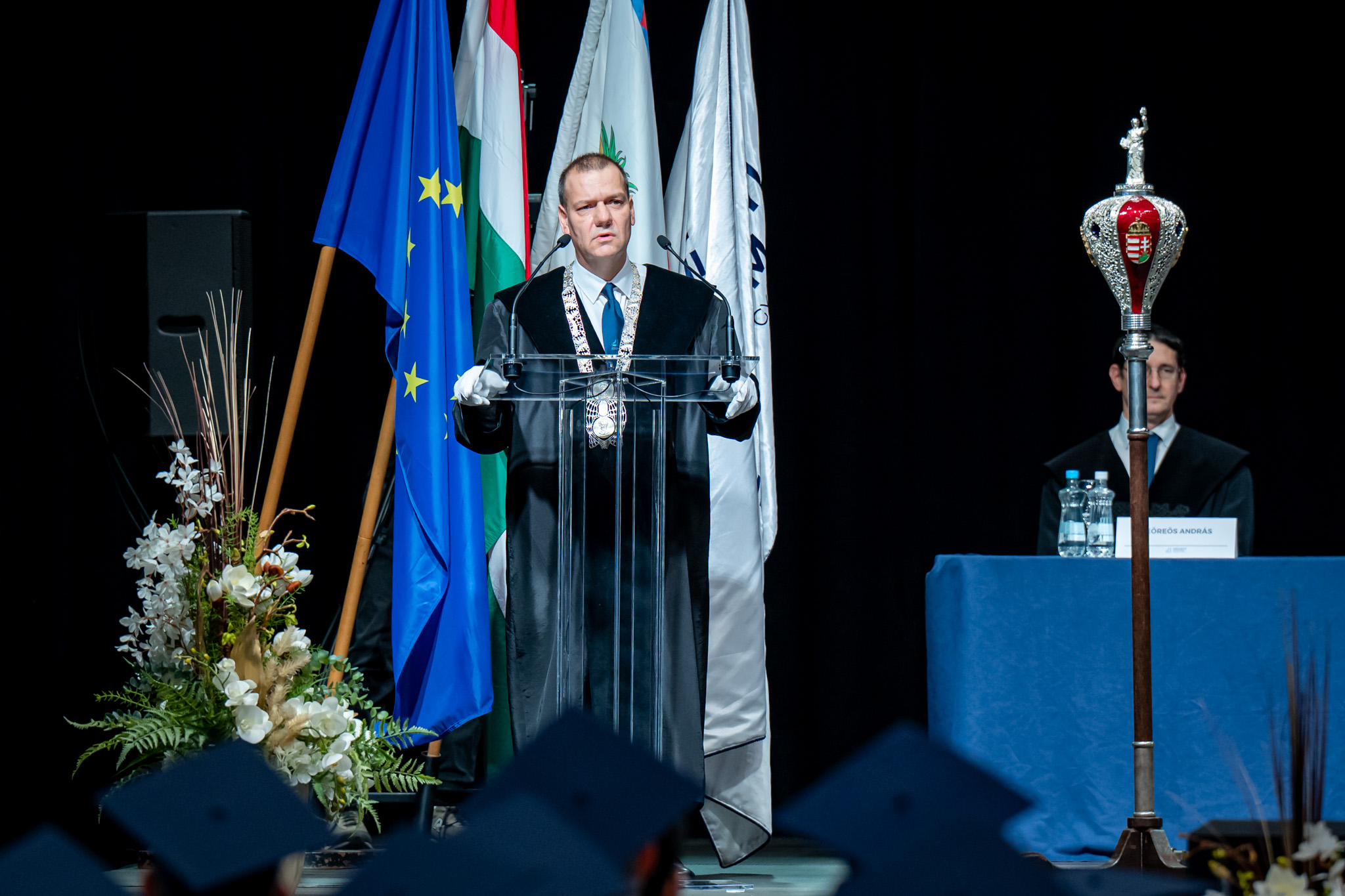 Dr János Szép, Dean of the Faculty of Architecture, Civil Engineering and Transport Engineering of Széchenyi István University, bid farewell to the graduating students (Photo: András Adorján)