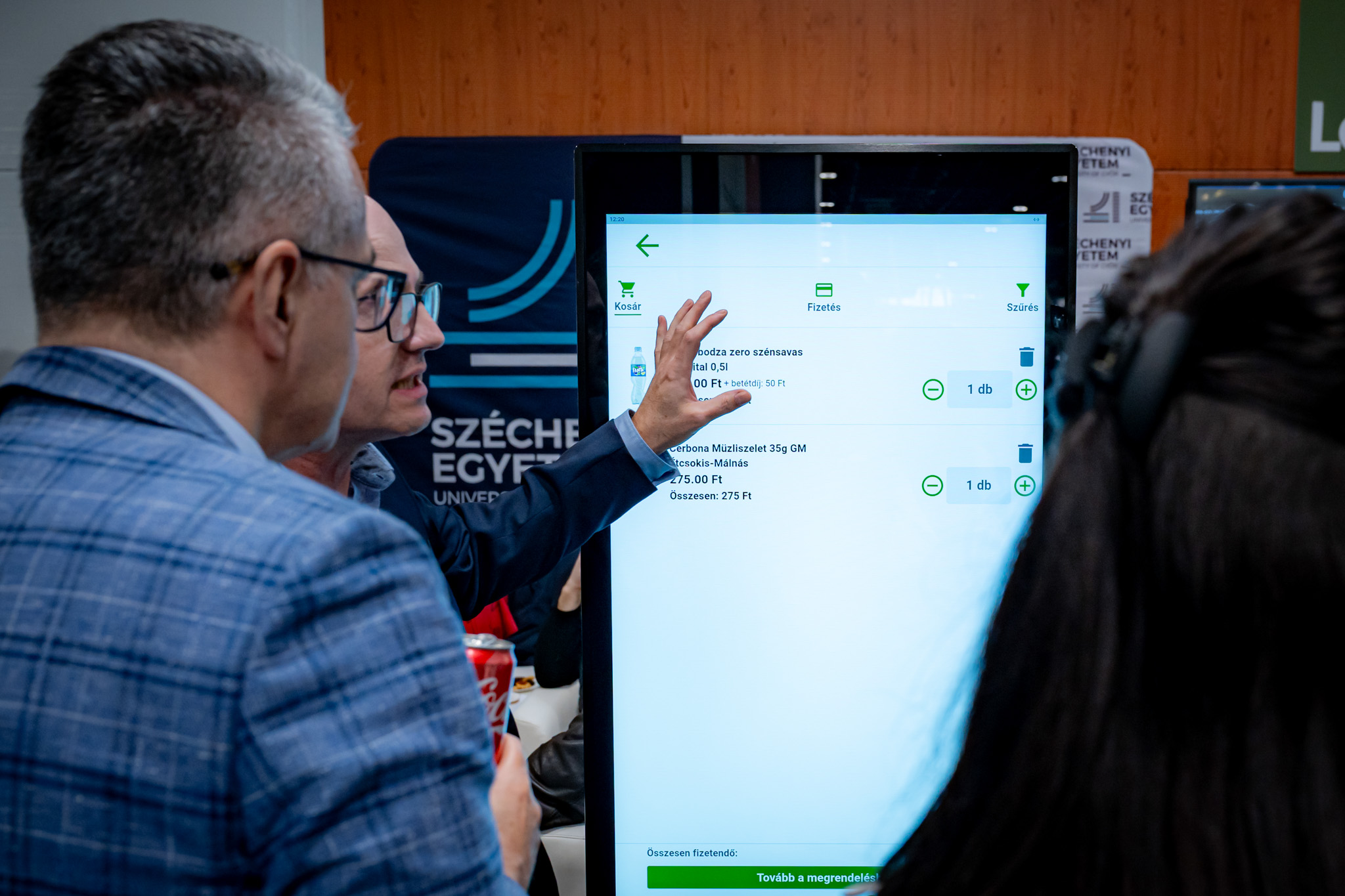 Consumers will be able to browse the products of the automated shop, which operates around the clock, through an application developed specifically for this purpose (Photo: András Adorján)