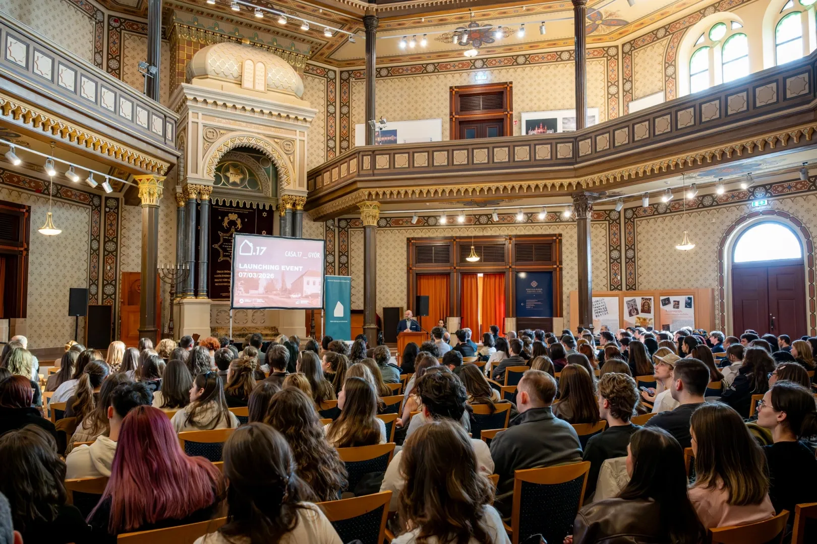 来自七所高校的约260名学生和35名教师参与了该项目。（摄影：Adorján András）