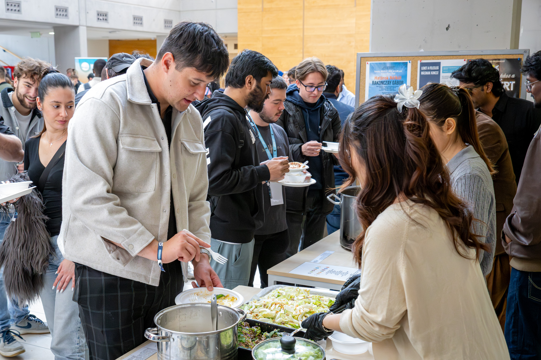 The University’s international students once again presented the special dishes of their nations in the Main Hall (Photos: András Adorján)