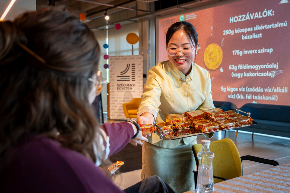 Chinese Traditions: SZE’s Confucius Institute Celebrates Mid-Autumn Festival
