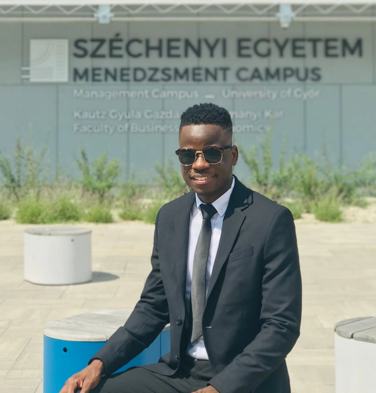 The Angolan alumnus of Széchenyi University is envisioning his future as a diplomat